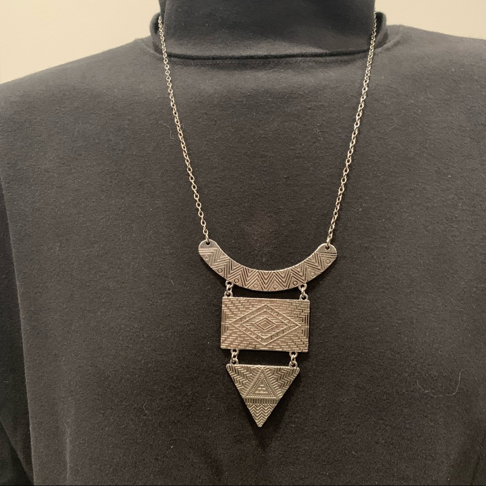 Statement necklace